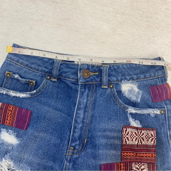 Bullhead Mom Shorts Fray Cutoff Patchwork 3 - Picture 5 of 7